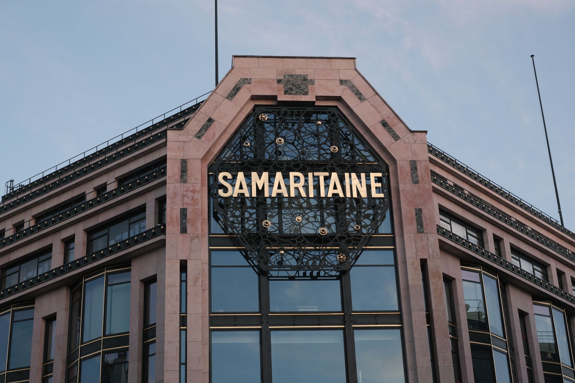 What Marketing leaders need for SMS Marketing Campaign in France's Retail sector (2026)